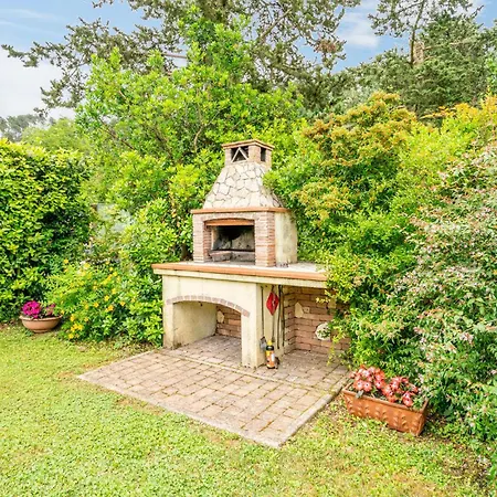 Cristina Holiday home Montemagno (Lucca)